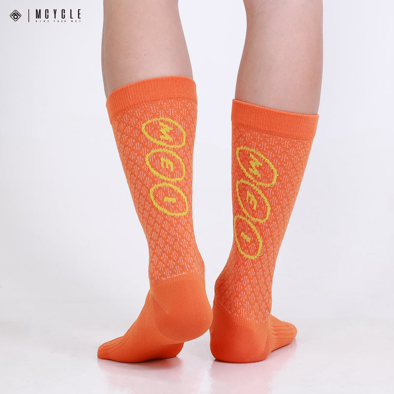Load image into Gallery viewer, MCYCLE Unisex High-Elastic Athletic Knitted Cycling Socks - MP059 Dopamine Series