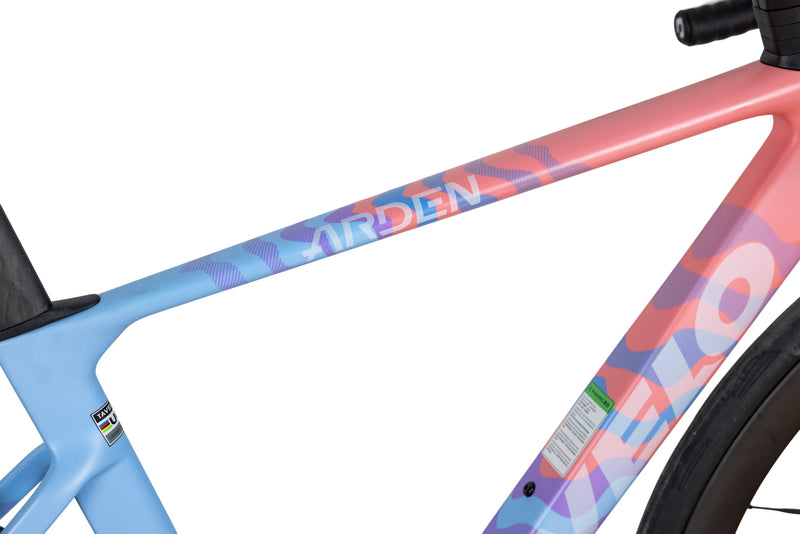Load image into Gallery viewer, TAVELO Arden Race Ultegra Di2 Carbon Road Bike