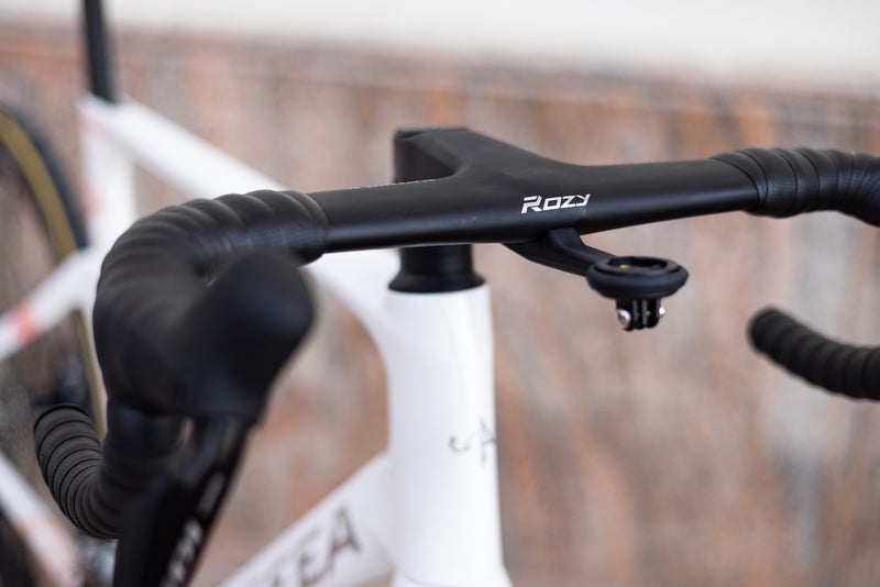 Load image into Gallery viewer, Koseea Pioneer Sport 105 Di2 Carbon Road Bike
