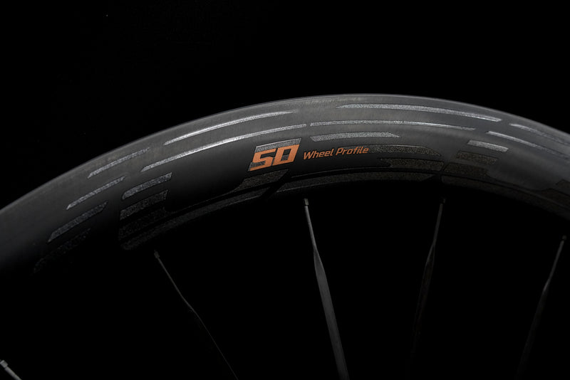 Load image into Gallery viewer, SCOM VOSO Lite Ultimate 50+ Carbon Spoke Road Bike Disc Brake Wheelset | Tubeless & Clincher Compatible