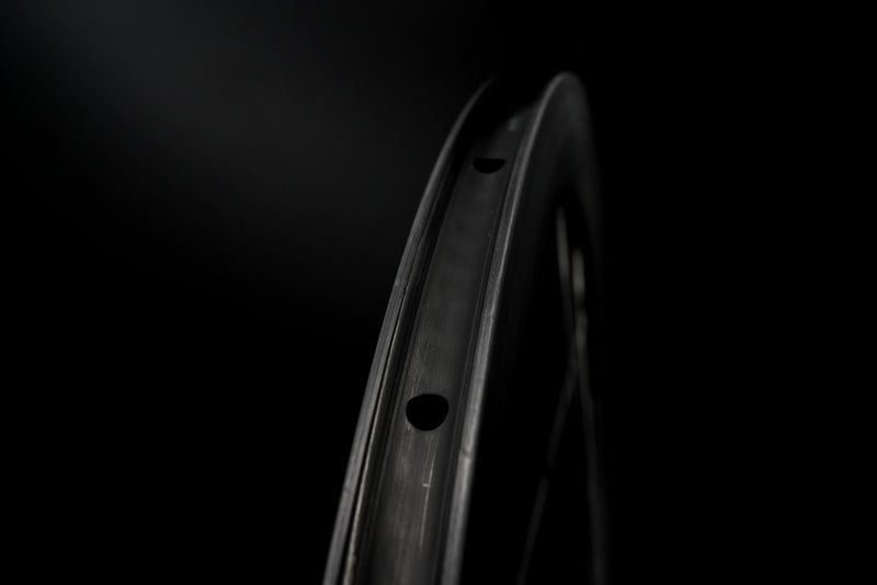 Load image into Gallery viewer, SCOM VOSO Lite Ultimate 50+ Carbon Spoke Road Bike Disc Brake Wheelset | Tubeless & Clincher Compatible