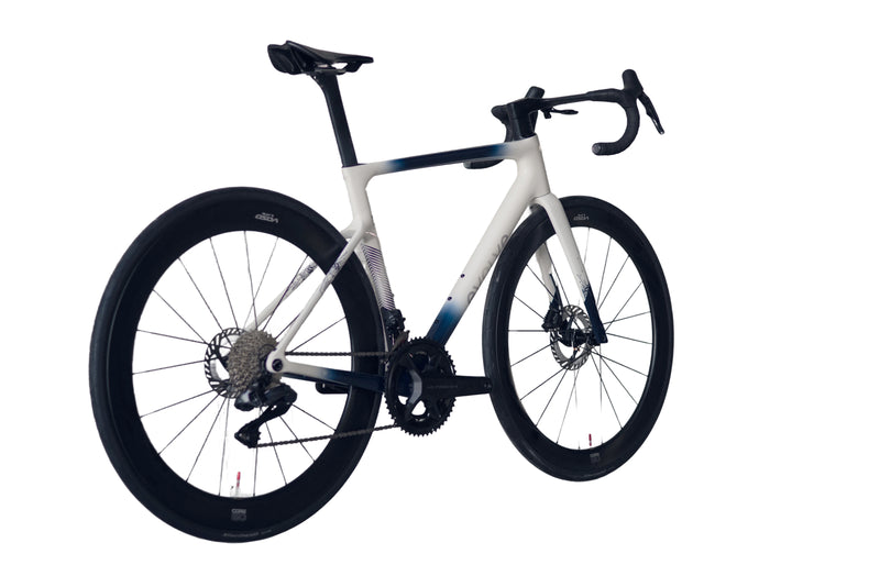 Load image into Gallery viewer, Evolve Cima Carbon Road Bike Ultegra Di2 R8170 with Carbon Spoke Wheelset