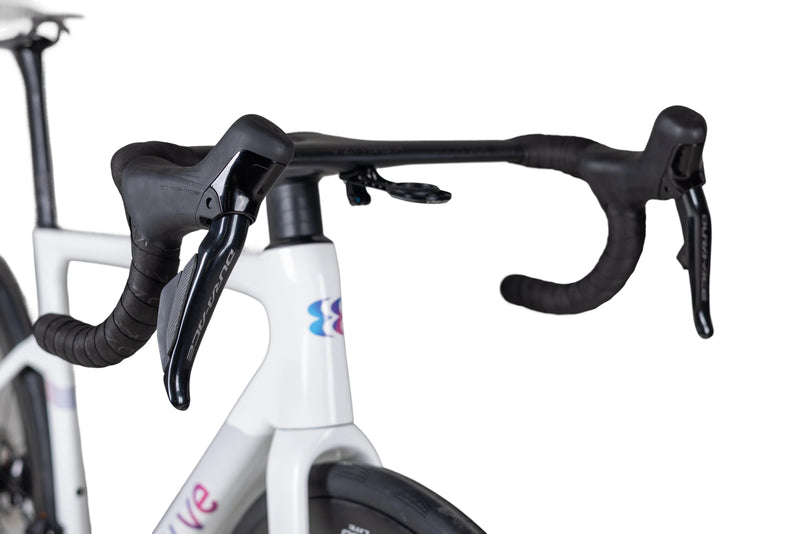 Load image into Gallery viewer, Evolve Cima Carbon Road Bike Ultegra Di2 R8170 with Carbon Spoke Wheelset