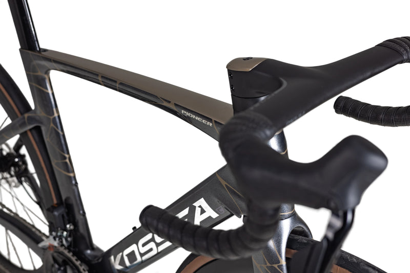 Load image into Gallery viewer, Kossea Pioneer SL 105 Di2 Carbon Road Bike with Carbon Wheels
