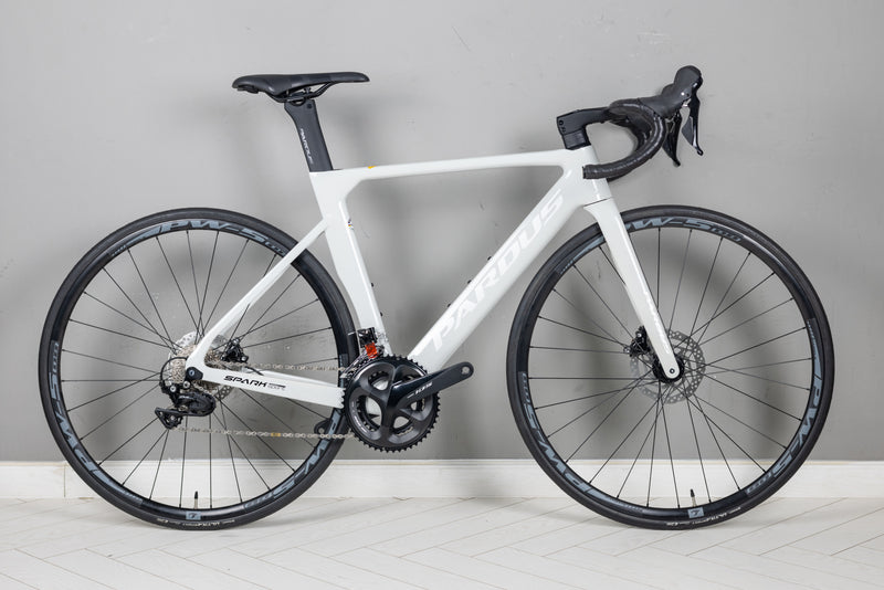 Load image into Gallery viewer, Pardus Spark RS 105 R7020 Carbon Road Bike with Carbon Wheel warehouse Clearance
