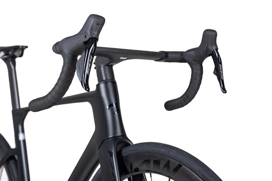 Pardus Spark Sport 105 Di2 12 Speed Carbon Road Bike with Carbon Wheelset