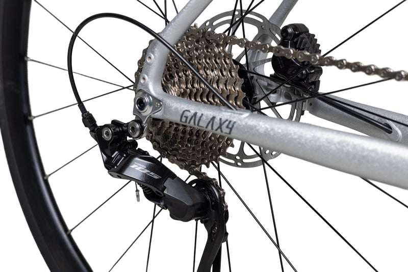 Load image into Gallery viewer, Sunpeed Galaxy 105 R7120 Road Bike 12 speed
