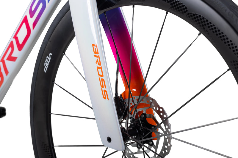 Load image into Gallery viewer, Bross Zenith 3 R7120 Road Bike with Carbon Wheelset
