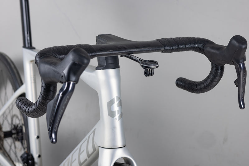 Load image into Gallery viewer, Sunpeed Victory Shimano Ultegra Di2 R8170 Carbon Road Bike Warehouse Clearance
