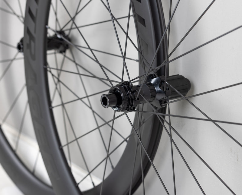 Load image into Gallery viewer, OEM Road Bike Carbon Wheels Bontrager Aeolus Pro Disc Brake with OEM Hub Wheelset
