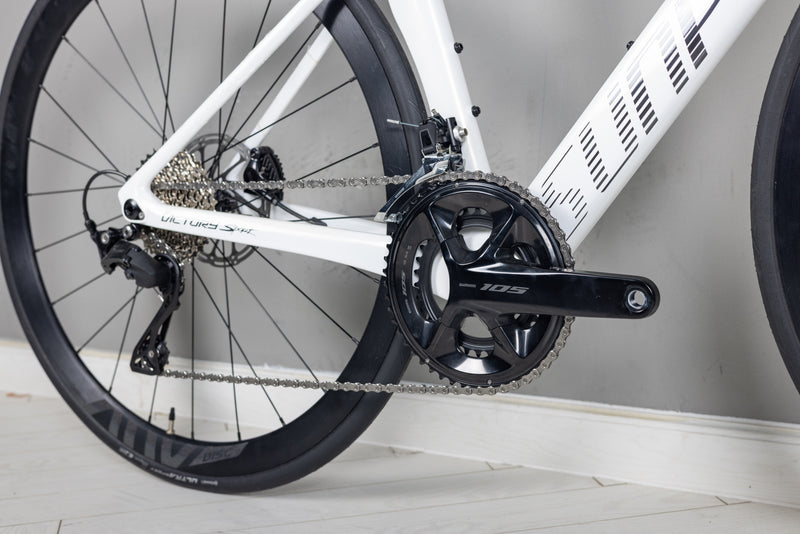 Load image into Gallery viewer, Sunpeed Victory Sport Carbon Road Bike warehouse clearance
