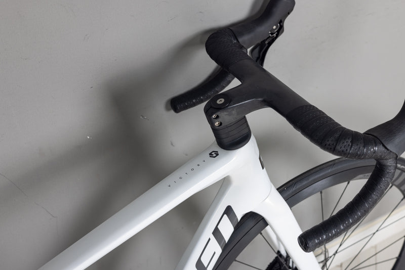 Load image into Gallery viewer, Sunpeed Victory Sport Carbon Road Bike warehouse clearance
