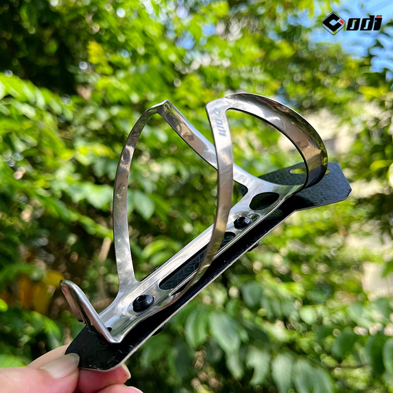Load image into Gallery viewer, ODI TA3 Titanium Bicycle Bottle Cage
