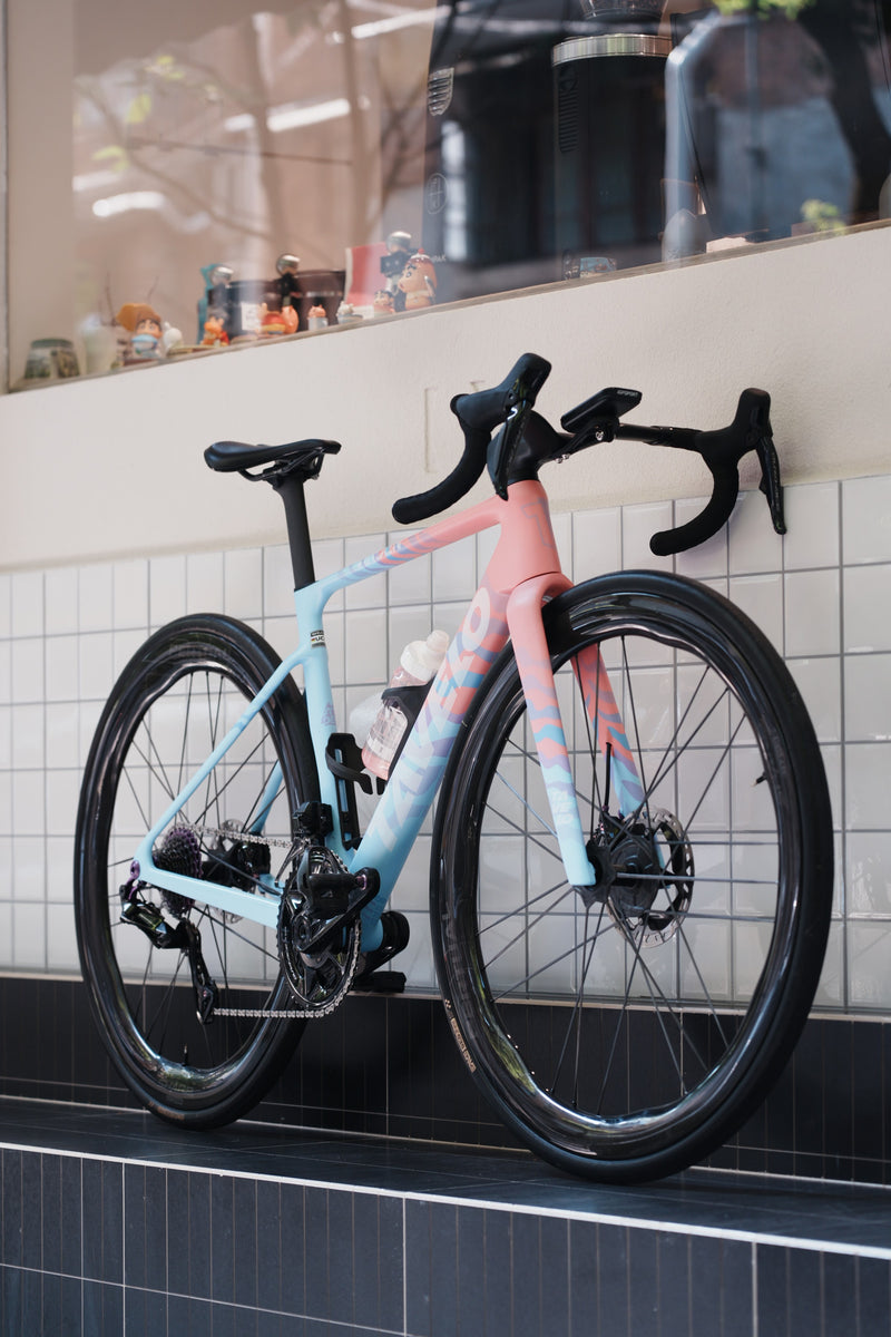 Load image into Gallery viewer, TAVELO Arden Race Ultegra Di2 Carbon Road Bike
