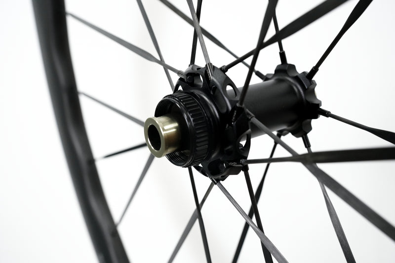 Load image into Gallery viewer, SCOM VOSO Lite Ultimate Undulating Carbon Road Bike Wheels Disc Brake Ceramic Bearings
