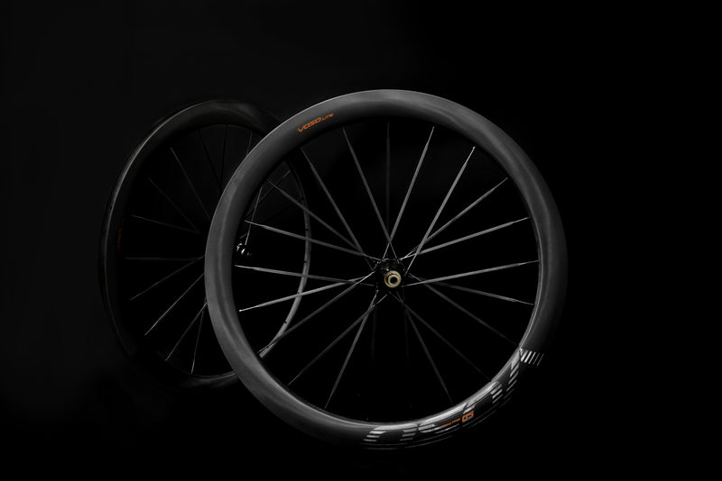 Load image into Gallery viewer, SCOM VOSO Lite Ultimate 50+ Carbon Spoke Road Bike Disc Brake Wheelset | Tubeless &amp; Clincher Compatible
