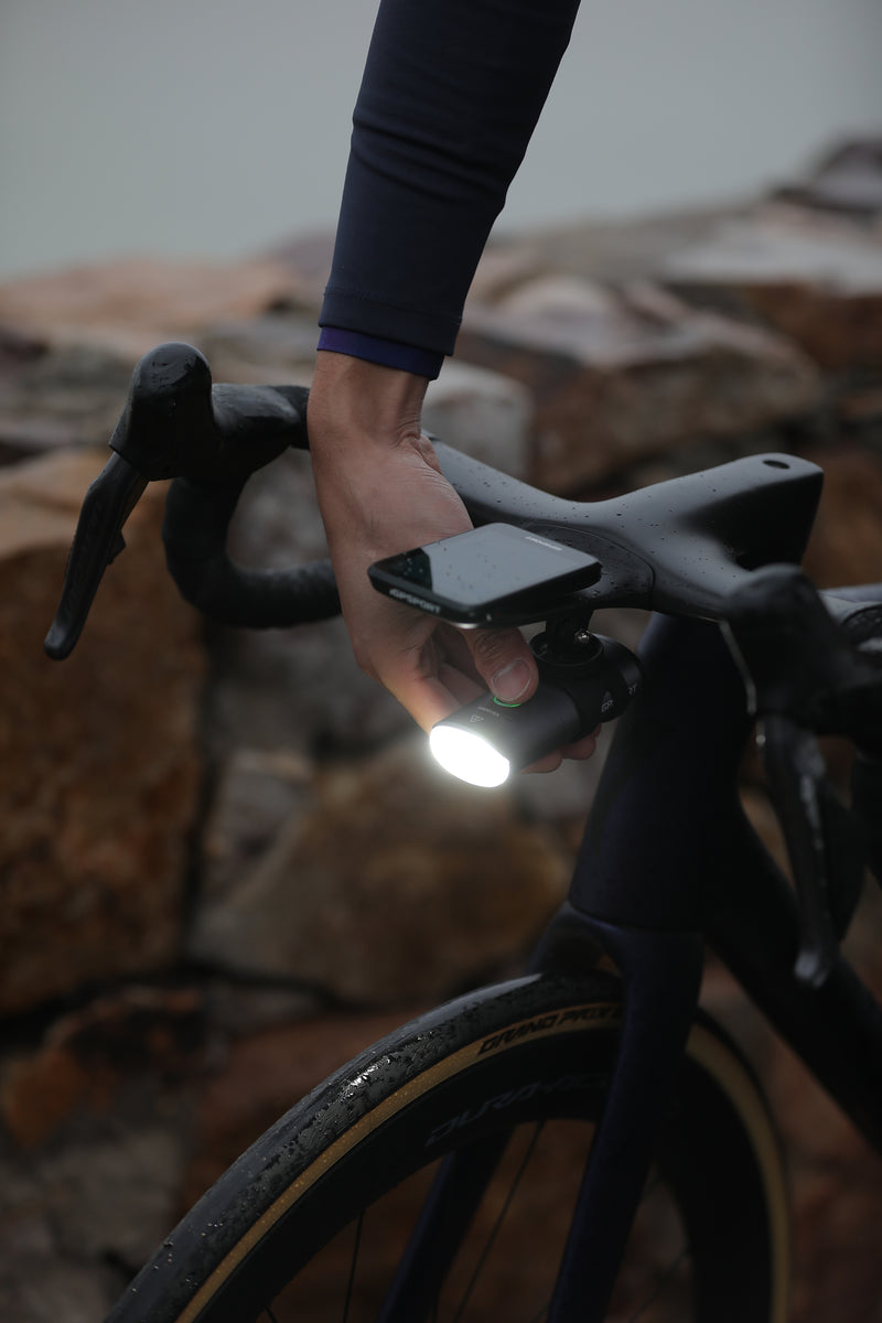 Load image into Gallery viewer, iGPSPORT VS1800S Smart Bicycle Head Light Front Bike Light
