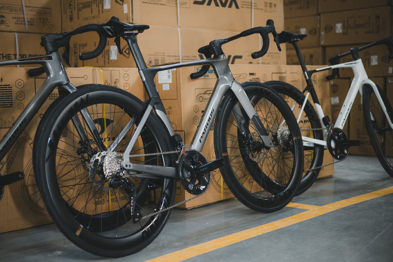 Load image into Gallery viewer, Pardus Spark Sport 105 Di2 12 Speed Carbon Road Bike with Carbon Wheelset
