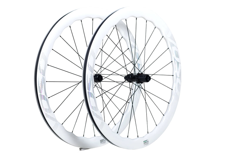 Load image into Gallery viewer, SCOM VOSO Lite Undulating Carbon Wheels Pearl White
