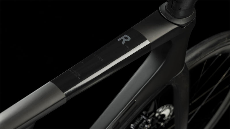 Load image into Gallery viewer, CUBE AGREE C:62 Race Ultegra Di2 Carbon´n´black 778200 with Carbon Wheelset
