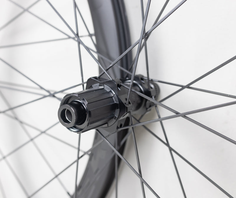 Load image into Gallery viewer, OEM Road Bike Carbon Wheels Bontrager Aeolus Pro Disc Brake with OEM Hub Wheelset
