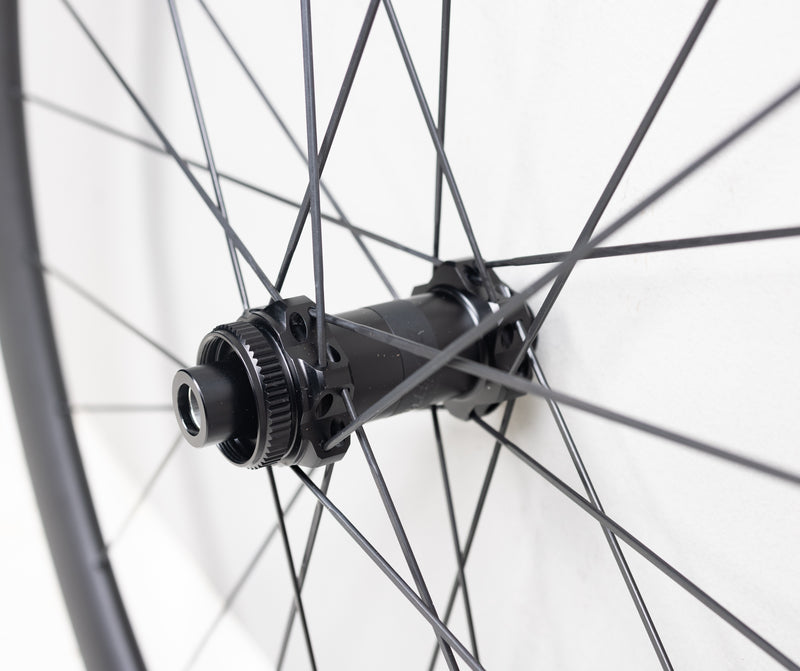 Load image into Gallery viewer, OEM Road Bike Carbon Wheels Bontrager Aeolus Pro Disc Brake with OEM Hub Wheelset
